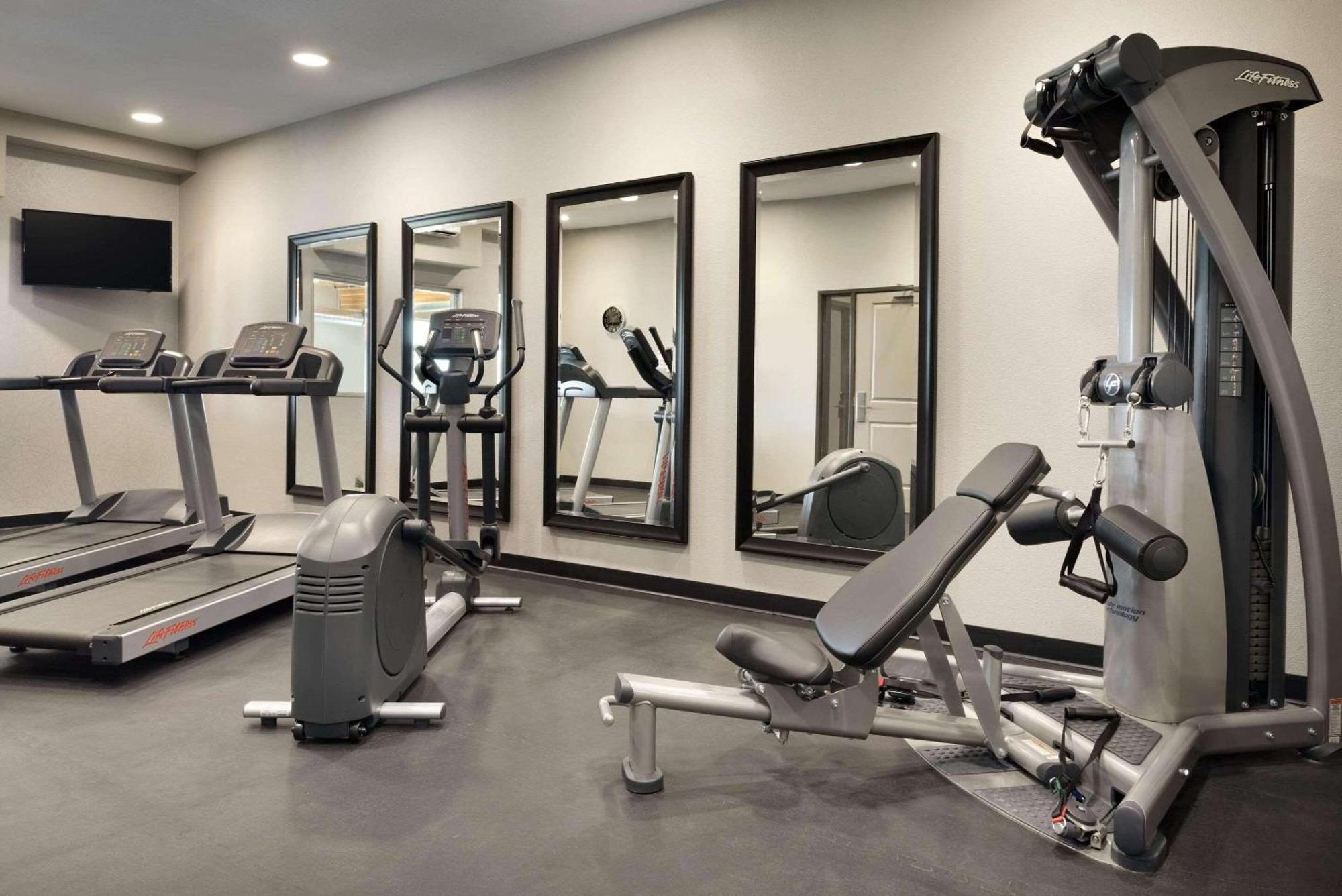 Country Inn & Suites By Radisson, Indianola, Ia Екстериор снимка