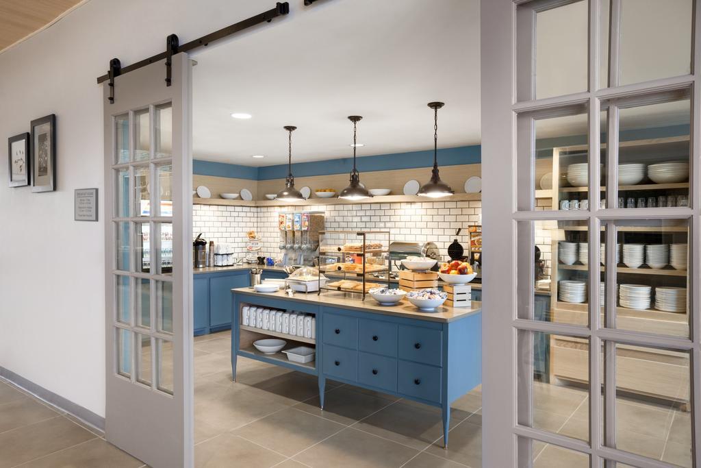 Country Inn & Suites By Radisson, Indianola, Ia Екстериор снимка