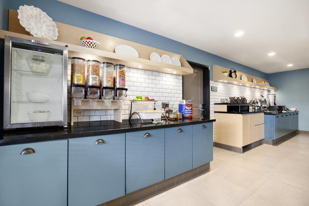 Country Inn & Suites By Radisson, Indianola, Ia Екстериор снимка