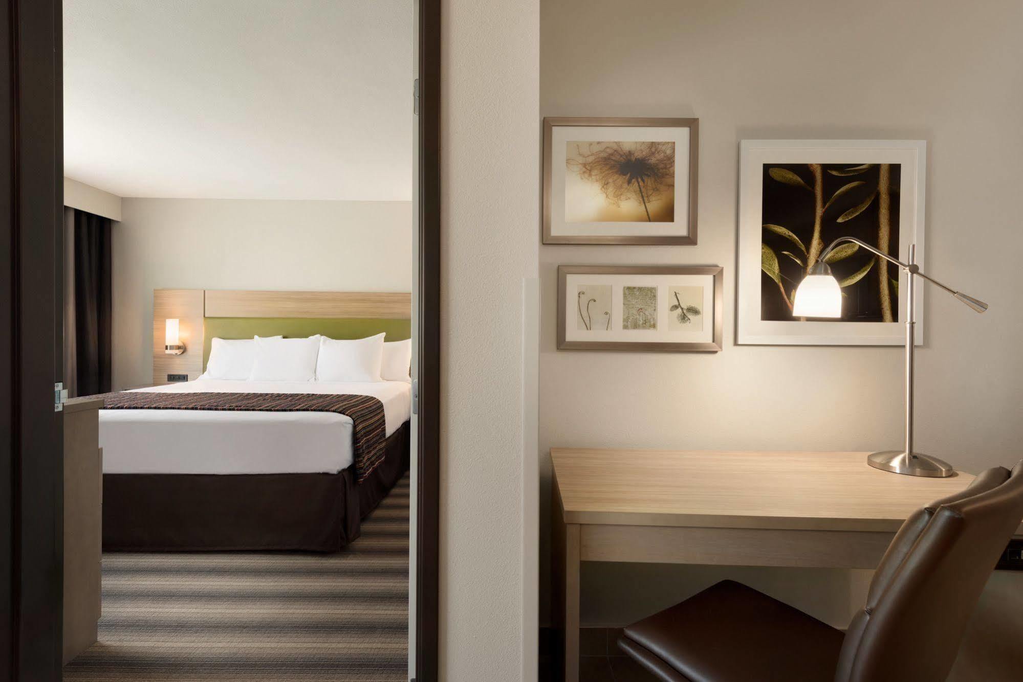 Country Inn & Suites By Radisson, Indianola, Ia Екстериор снимка